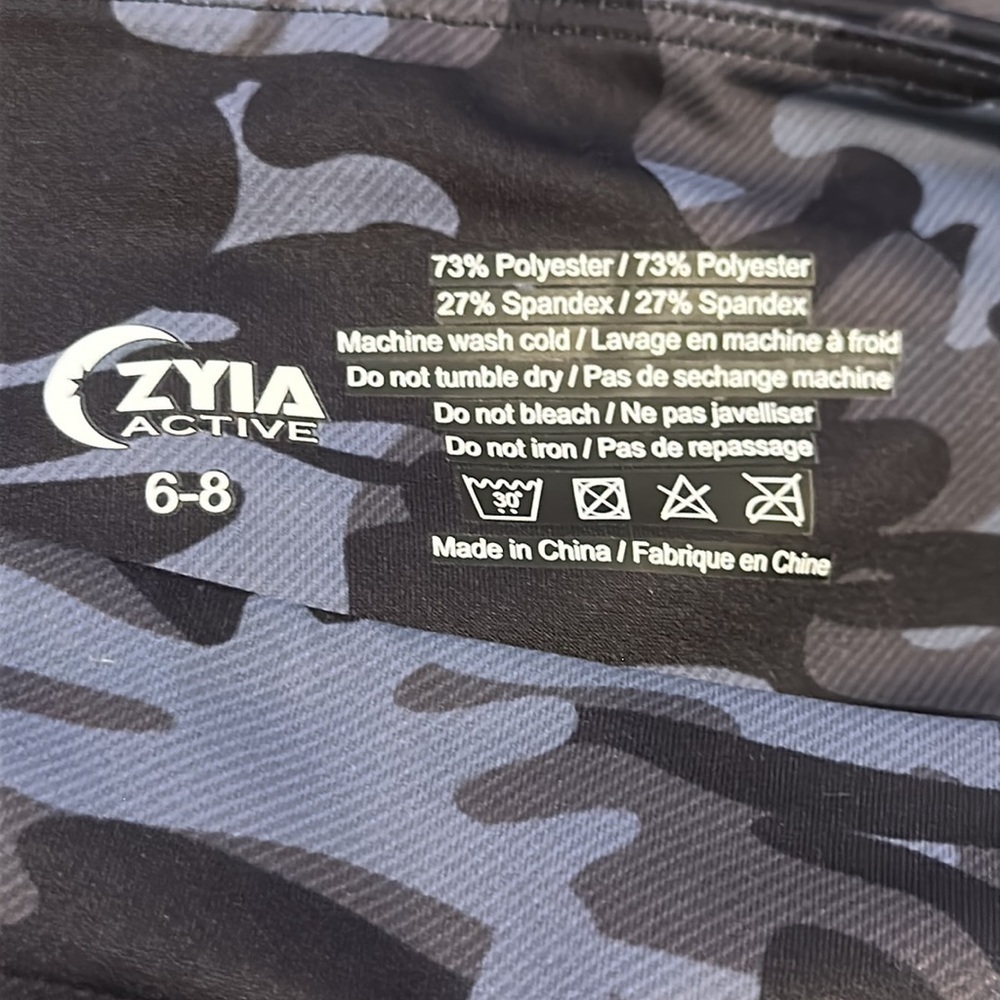 Zyia Active Light N Tight Pocket Capri Leggings Cropped Camo Print Blue Size 6-8 - Picture 8 of 8